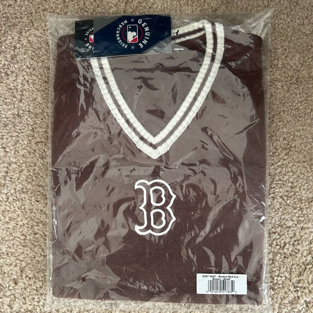 Boston Red Sox v neck sweater